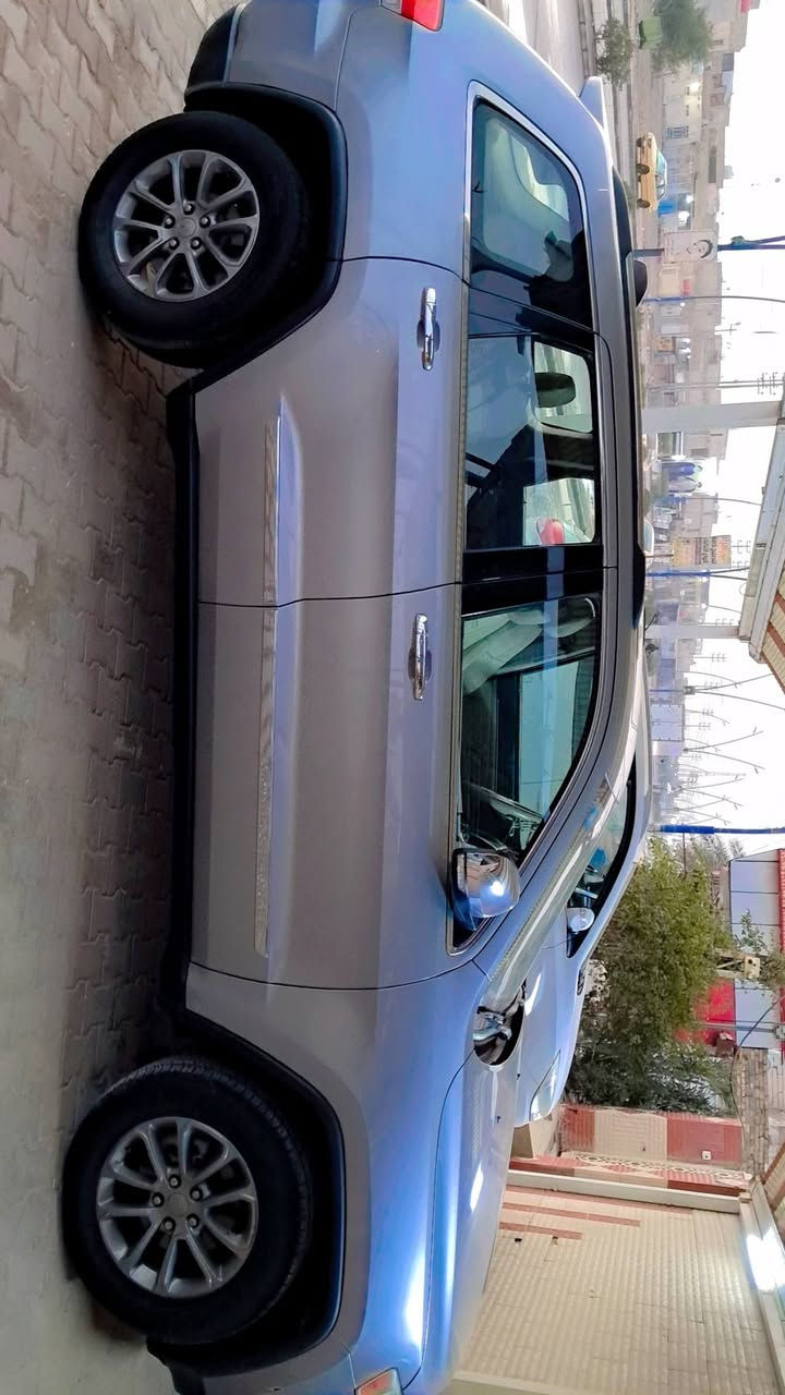 عندي السلام عليكم
جيب 14 لمتد امريكي رقم بغداد  انكليزي بسمي
مواصفات 

1-تدفئه كراسي

2-تشغيل عن بعد

3-بصمه ابواب

4-فتحه سقف

4-صندوق كهربائي 

5-شفتات ستيرن

6-ماوس قياده

7-كير طيارة S

8-شاشه كبيره 

9-حساس خلفي

10-كامره خلفيه دواره

11-محرك 6سلندر3600

12- 8نمر
 
13- كشنات جلد

14- كشنات كهربائي 

15 -تبريد قطعتين

16-  تحكم ستيرن جهتين 

حادث خفيف 
جاملغ خلفي ولباب مصبوغات
جهت العبري (***********) ابومنتظر

