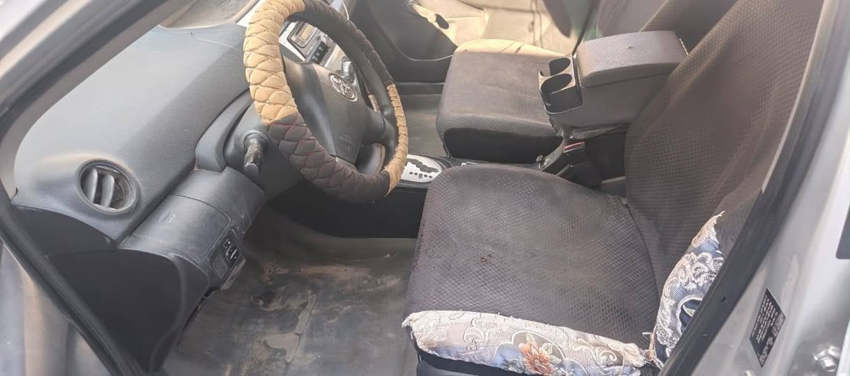 السلام عليكم مكلف بنشر
🚗 تويوتا يارس 2007 للبيع

🔹 محرك 1500
🔹 بيها طخّة بالجاملغ
🔹 اللغد والشاصي مكفولات ✅
🔹 رقم بغداد جديد
🔹 هزّة جديدة
🔹 الكهربائيات شغالة بالكامل ⚡
🔹 ناقصها فقط كمبريسر تبريد

📍 المكان: الصقلاوية
💰 السعر: 60$ وبيه مجال للشراي يتواصل عل رقم ***********
