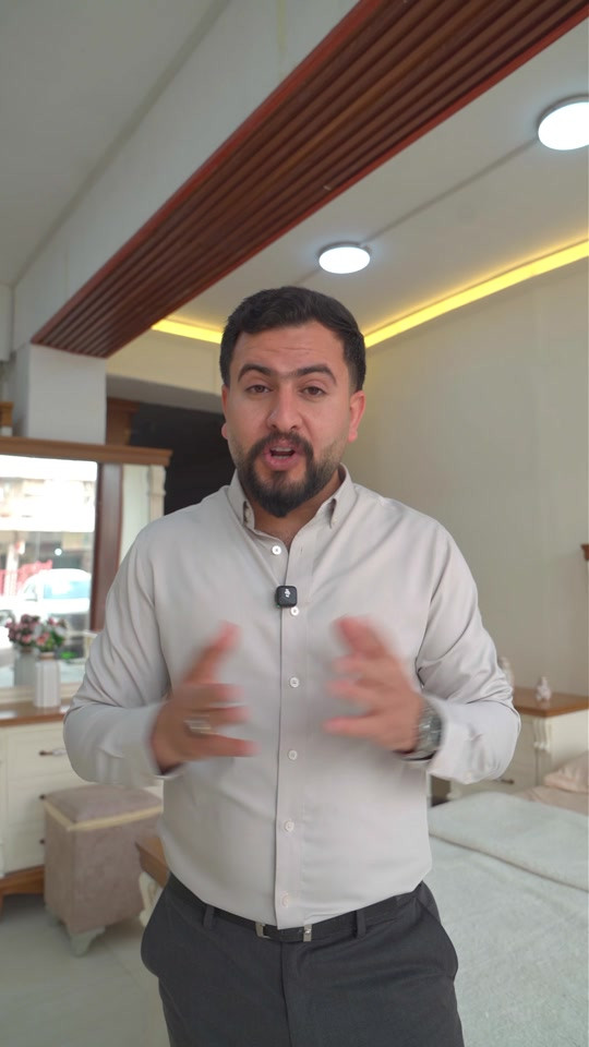 ⁨	⁨	هاي الغرفه خالية من mdf ❌  عباره عن خشب وصاج وزان وجاوي موديل فينيسيا  اللون اوف وايت مع تطعيم الصاج الطافي هاي الغرفه مصبوبة صبابة  السعر 4 ملايين 750 الف نجارة عراقية 100‎%‎ ضمن وجبة الدرجة الفاخرة غرفة 6 ابواب  الوجهه 5 ملم معاكس ابيض جميع ملحقات الغرفه الكنتور الزاويه الجربايه ميز مرايه الكومديات الوجهه والداخل 5 ملم  القاعدة كبس صاج وجهين 5 ملم يعني عمل تنسى عمر الظهر چرچوبة داخلية شد براغي  كل الغرفة خشب زان 7 ونص سم كل الغرفة لف الابواب والمجرات خشب زان 4ونص سم السرير عدد 2 لوح خشب چام مع بلوك ارضية يكون ارجل عدد 8 ارجل جاوي مجفف مرتفعه عن الارض  حجل زان وطابورية اضافية  ارتفاع الكنتور 2.30سم عرض الكنتور 3.60سم عرض زاوية الملابس 1.20سم النزال ( العمق ) 60 سم يعني الكنتور وزاوية الملابس ضلع كامل 4.80سم الجربيه 3.00سم المنام 1.80سم في 2.00سم السعر 4750 معرض ومعمل الخزرجي للأثاث    الشد والتوصيل مجاني الى جميع محافظات العراق    ✔ تتوفر لدينا داخل صالة العرض تشكيلة من الموديلات  📍 _زيارتنا على موقعنا حلة / منتصف شارع ابو القاسم /من جهة سوق الحلة الكبير مجاور دكتور مكي الابراهيمي طبيب الاسنان.. ***********  *********** #معرض_ومعمل_الخزرجي_للأثاث  #غرفة_نوم #fypage #اكسبلور #اثاث 
