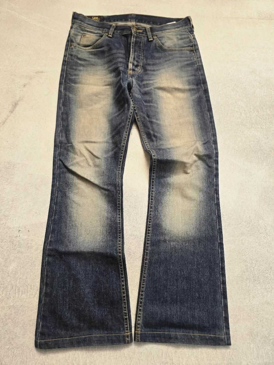 بنطلون جينز لي| vintage Lee Jeans
النظافة 100% 
القياس 32 
السعر 30 الف 
للحجز خاص او عبر الواتس اب ***********

