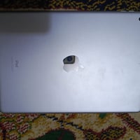 ايباد 9 • نضافه ١٠٠٪ • كامل محلقات