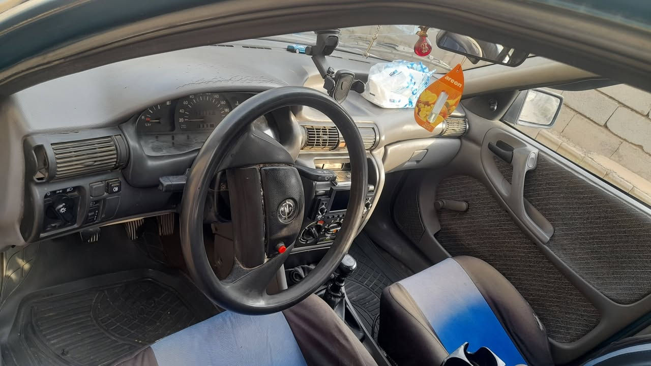 السلام عليكم استره ٩٣ سنويا ٢٨ مكينه ١٦٠٠ للبيع سعر ٣٠ وبيها مجال بسيط عنوان ديالى بعقوبه رقم لهاتف ***********

