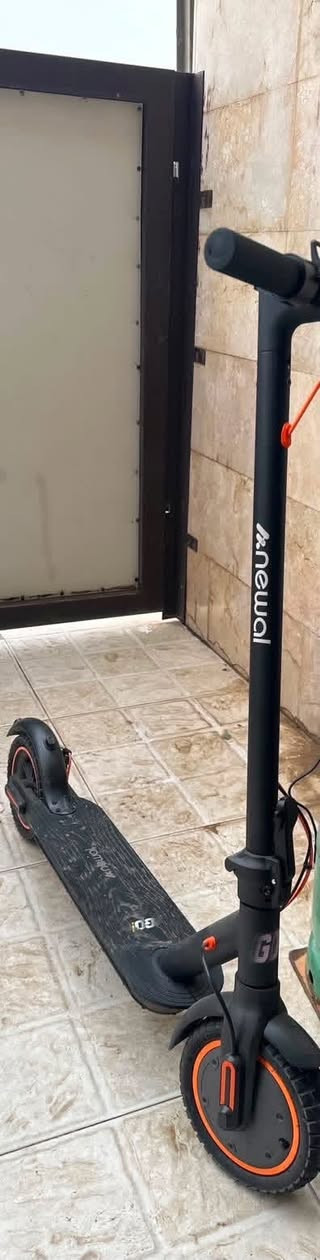 مساء الخير جميعاً عندي اسكوت للبيع نظيف كلش استخدام قليل كلو بشرط بطاريات فول شحن فول تايرات جديدة بية ثلاث أنظمة قيادة عادي وسط وسريع وبلوتوث بية مكاني أربيل عنكاوة *********** 
***********
يوجد وتساب وفايبر ماسنجر وشاري يتصل
