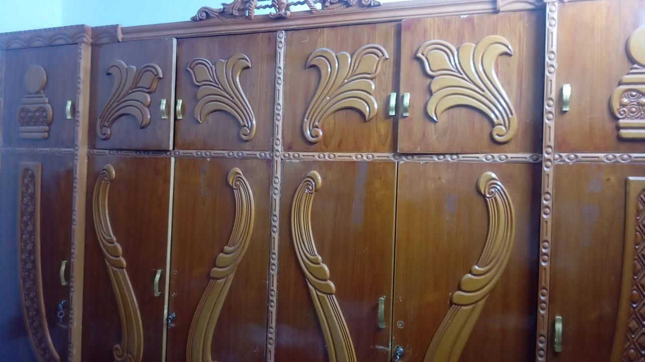 غرفة اخشاب • عراقية • ٦ بيبان