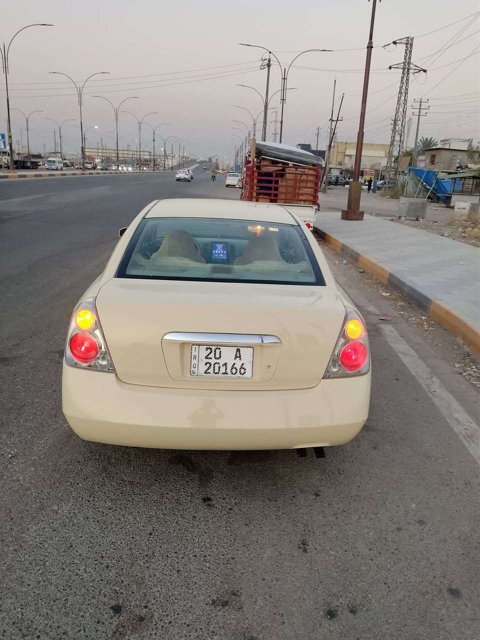للبيع نيسان التيما موديل 2007 مصبوغه عام جماليه بدون ضربه 

محرك 2500 شاده حاويه وكير صدر مكفولات تبريد ميشتغل 

رقم ديالى بسمي سنويه ل30 سياره مصروف هواي عليه 

سعر57 وبيه مجال بعقوبة تقاطع القدس ***********

