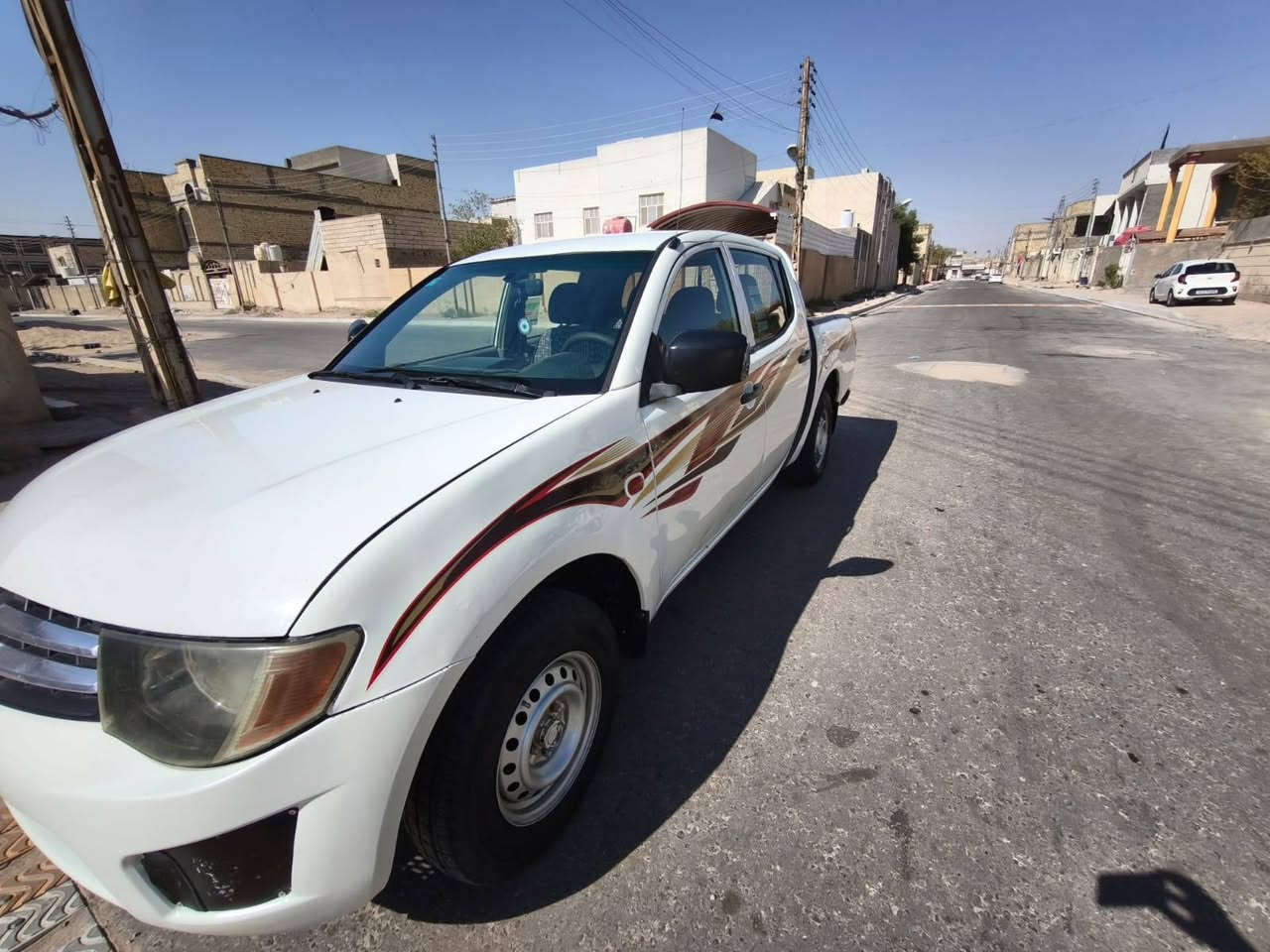 متسوبيشي بحالة جيدة جدا نظافة كاملة وبدون نقص تبريد ثلج صدر مع طخم تاير جديد محرك گير اكسل ممتاز لايوجد اي نقص او عطل رقم بصرة دولي بأسمي تحويل بنفس اليوم 2007 البصرة معروضة بشدة (95)***********
