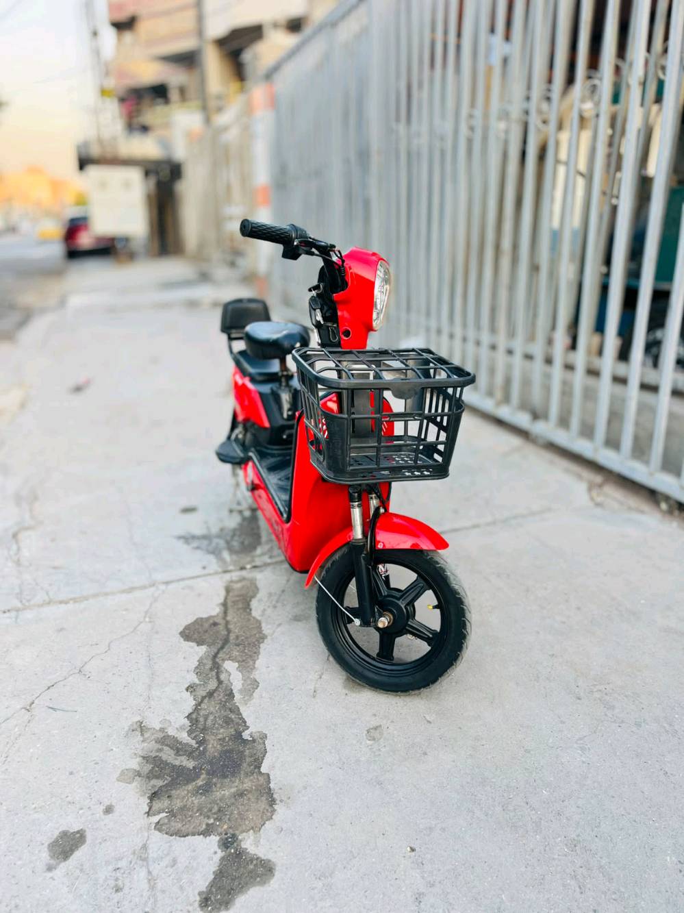 السلام عليكم دراجه شحن للبيع لايت ثلجي عالي ناصي بك لايت  ستاند صفح ستاند تعليك اشاير 4بطاريات دبل تايرات جدد هورن شغال نضيفات  كفرات نضيفة  شاشة 3نمر مكاني بغداد الجديده سعر 225وبيه مجال حك جيه للاستفسار ***********واتساب قفط