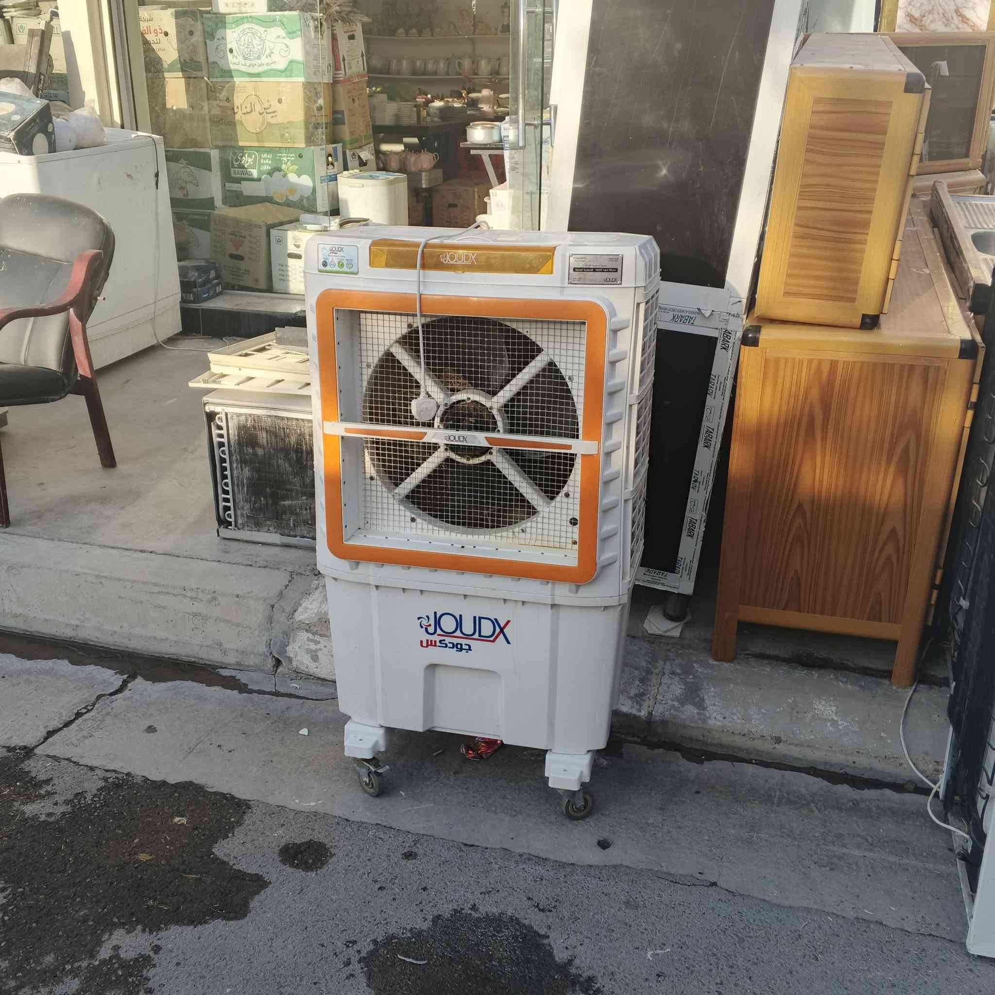 ثلاج سعر 100
كوفيرأ سعر 75
مزاد محمد الحلبوسي الاستفسار ‏‪***********‬‏
الفلوجه شارع المقبرة
