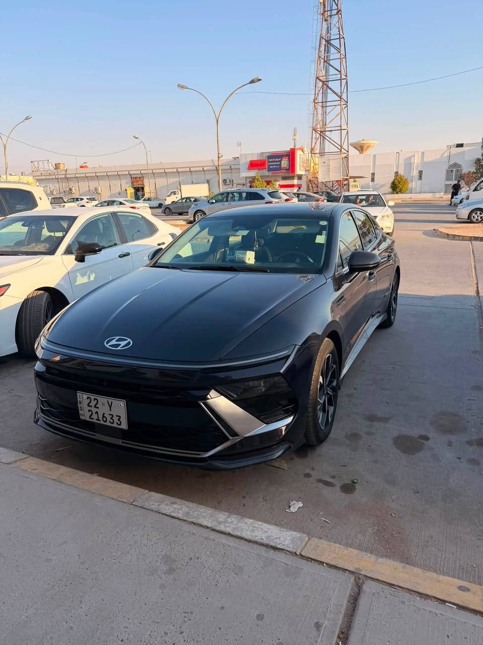 سوناتا 2025 sel
سنويه بأسمي وهزه جديد 
(مكفولة )من الصبغ والتبديل كلها كبس 
بيها فقط بارد قليل 
ماشي 20 الف
مواصفات 
--------
تشغيل عن بعد 
محرك 2500 تنفس طبيعي 
تحكم جامات عن بعد
رادار 360 
كامره دواره
كشن كهرباء 
كشنات تدفئه
بصمة تشغيل وابواب 
تحديد مسار 
توقف ذاتي امامي وخلفي
نضام ترحيب عند الاقتراب 
3 مودات قياده
اوتو هولد
هند بريك بصمه
جنطه ذكية تفتح عند الاقتراب
جام مدبل اوتو
السعر 188 بيها مجال بسيط او مراوس بكورلا هايبرد
السياره كلشي بيها بلادي ومالت الشركة 
***********
