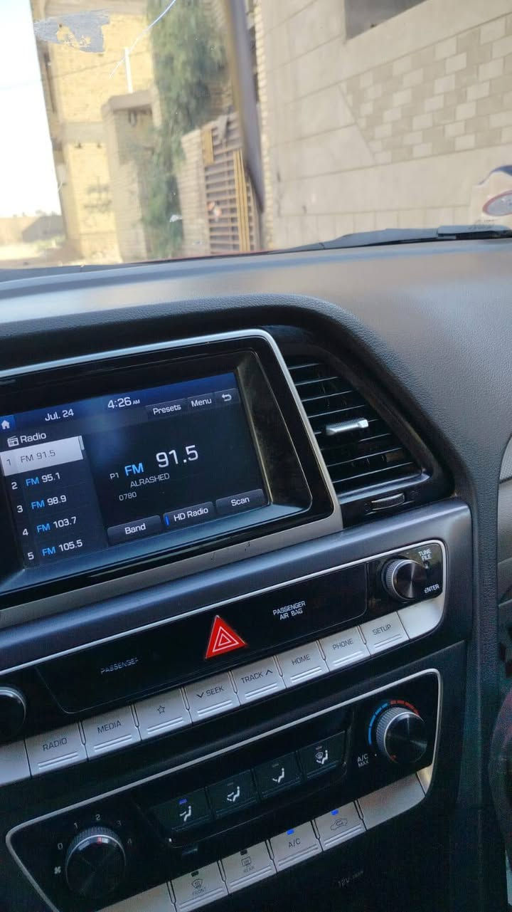 سوناتا 18اربيل صاحبهه بغداد تريد وكاله اوتحويل بنيد صبغ بدون داخل نهائي وقلق جنطه ماشيه 150كيلو متر العنوان بابل مسيب سعر 10وبيهه مجال ***********@@
