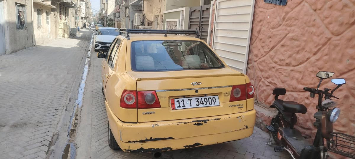 شيري كوين • ٢٠١٠ • مكينة بدلته