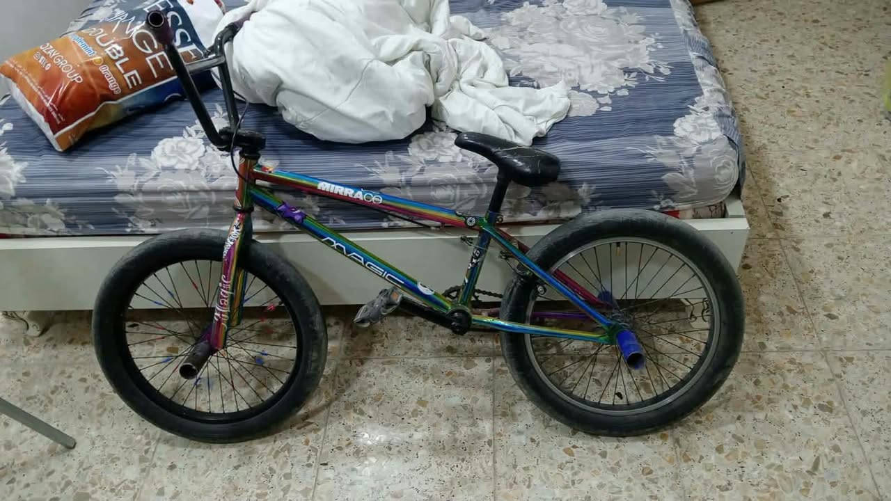 بايسكل BMX حجم 27
مثل ما موضح بلصورة 7الوان كلش جديد مامستخدم بي هواي موصفات
سعره 150وبي مجال بسيط
العنوان بغداد رئاسه العبيدي شارع ٢٠
***********
