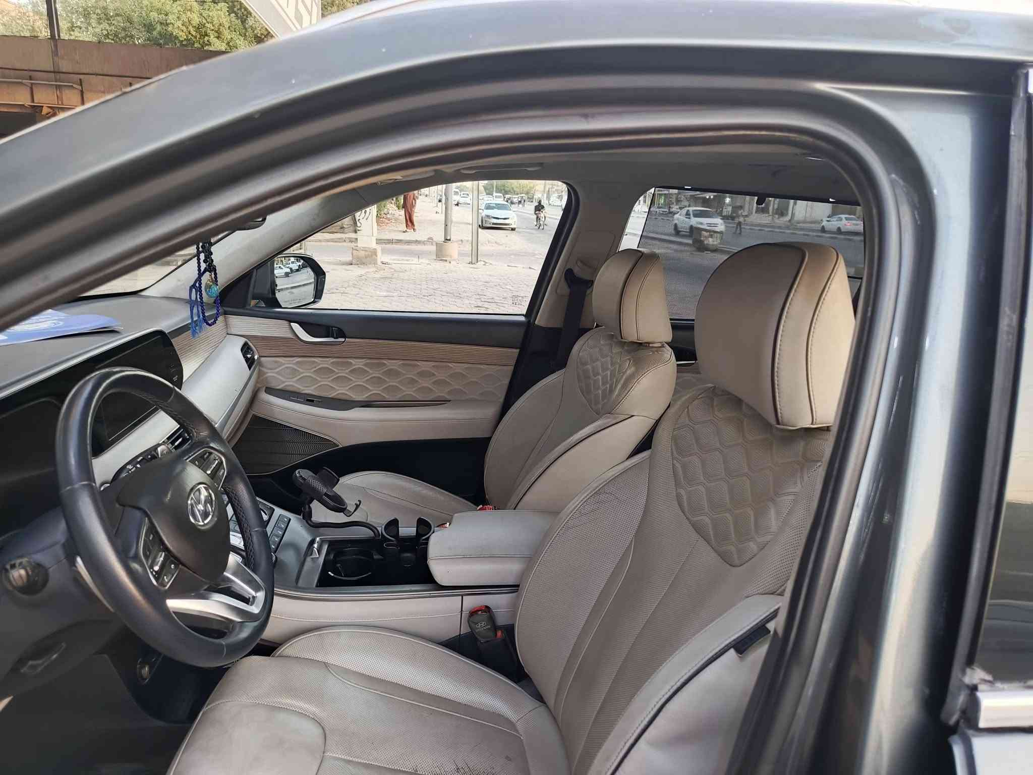 سلام عليكم للبيع هونداي بلا سايد مديل 22 رقم شمالي فول للاخير داخل ابيض صور الحادث بل منشور مكان بل نجف السعر 185 لتصال ***********/***********
