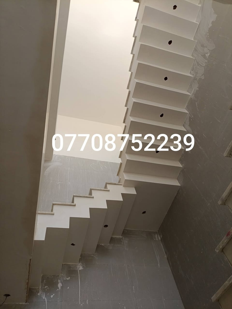 يا الله
سلام عليكم خلفه من العماره 
جص لبخ بياض نثر شغل نضيف درجة اولى متفرغ حاليا 
تواصل خاص متواجد 
اتصل ***********
واتساب ***********
