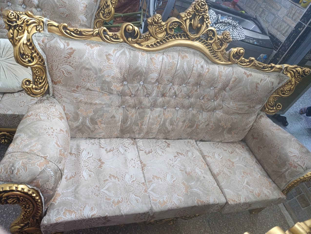 تخم نظيف 10 مقعد مكانه الوشاش
سعره 300 و بي مجال 
للاستفسار ***********
