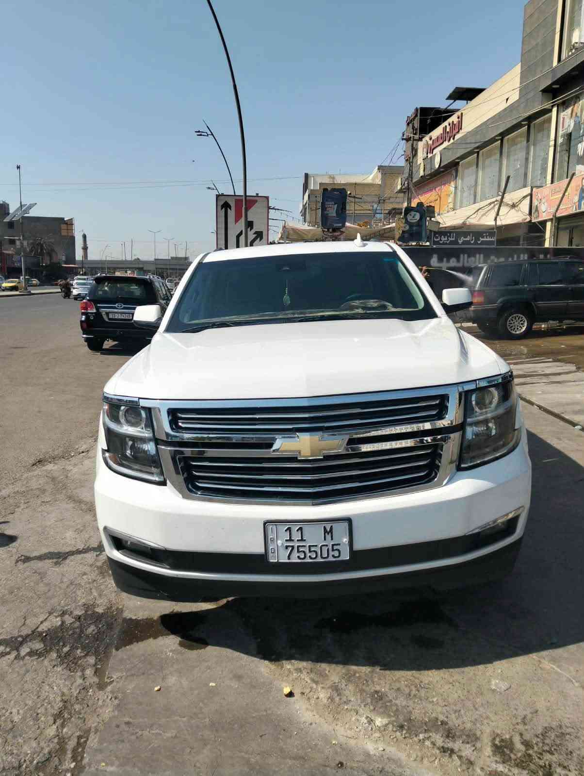 السلام عليكم تاهو 2020 ابيض موصفات LT  حادثهه جاملغ وبنيد. تبديل جانلغ بلدي والبنيد مصلح  سياره كفاله مكينه وكير حداديه جديده تخم تاير جديد تبريد  كولهه مكفوله  سعر 310 ورقه ***********
