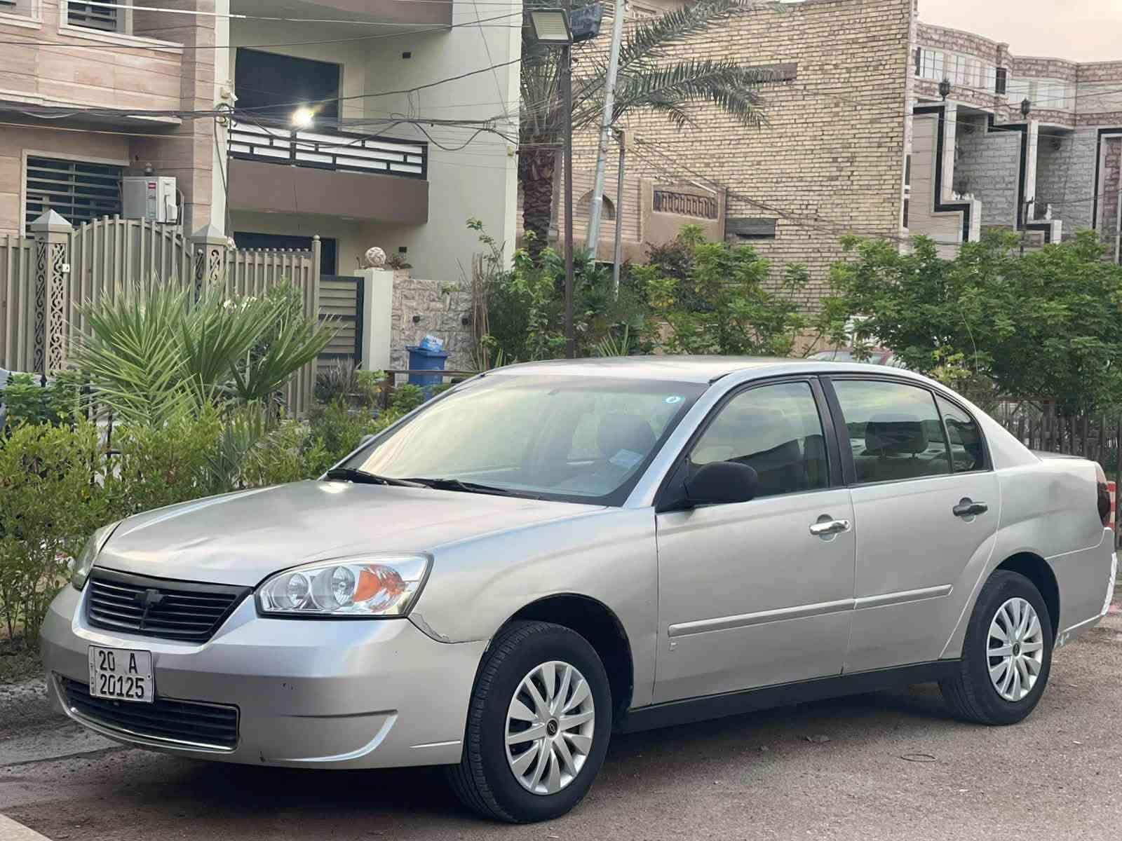السلام عليكم
للبيع شوفرليت ماليبو موديل ٢٠٠٧ 
رقم ديالى دولي رقم وهزة وسنوية جدد لل ٢٠٣١
محرك ٤ سلندر حجم ٢٤٠٠ 
وارد امريكي حادثهه جاملغ امامي ايمن وصبغ حزام للجمالية
 بدون دواخل 
كير محرك مكفولات حدادية جيدة 
السيارة جاهزة شاشة وكامرة وباتري جديد وتخم تاير جدد 
السعر ٤٨ ورقة نهايتهه قفل مكانهه بغداد ضباط حي الجهاد
