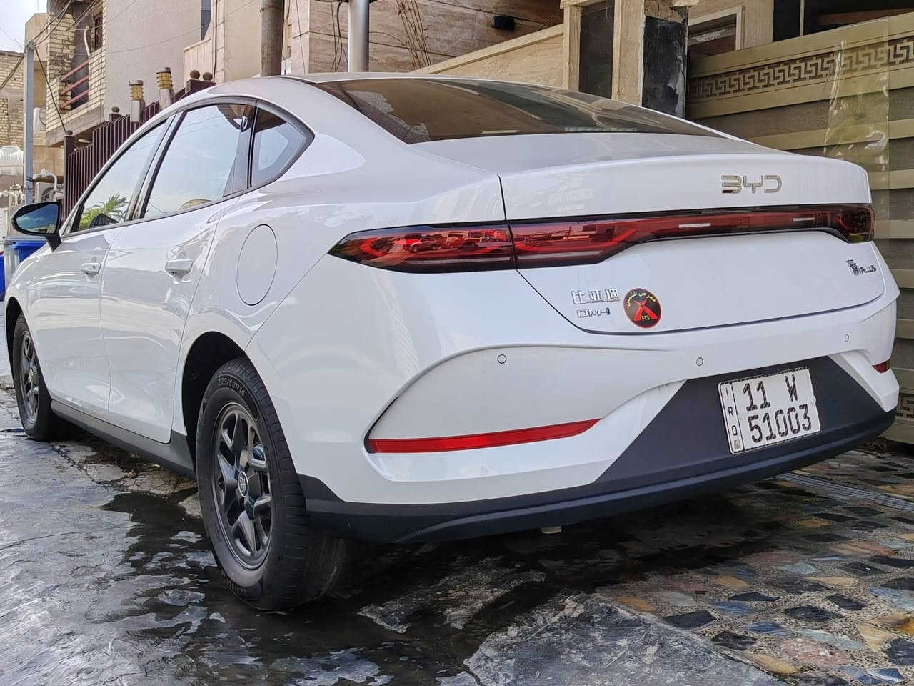 بي واي دي جن بلاص موديل 25 داخل ابيض زيرو السيارة ماشية فقط الف بحالة الوكالة مكفولة كفالة عامة رقم بغداد ومكانها بغداد/ الكرخ / حي الجامعة ***********
