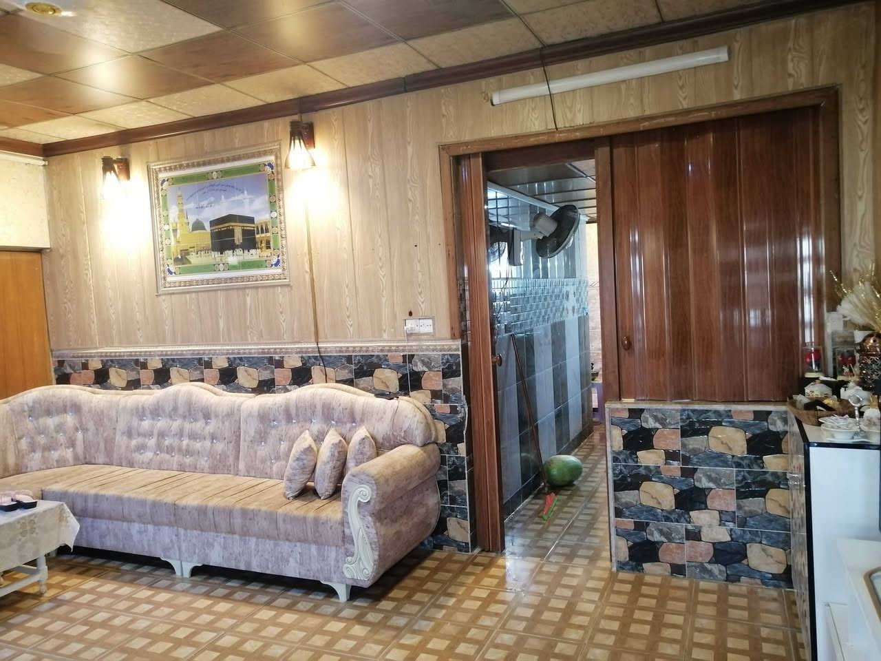 دار للبيع
حاوي الكنيسه 

مساحه الدار 270 متر 

الواجهه 10 متر

الاتجاه شروق تام 

يتكون الدار من طابق واحد 

غرفتين نوم 

وغرفه معيشه 

وهول واستقبال 

ومطبخ وصحيات 

كراج مع حديقه 

بناء الدار 2014

لمعرفه السعر 

للاستفسار 

***********

***********
