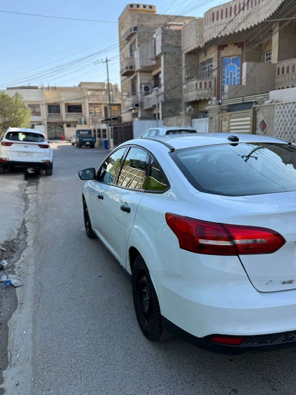 السلام عليكم 
🚗 للبيع فقط ( بدون مراوس ) فورد فوكس 2018 🚗
 استخدام شخصي 
🔹 الموديل: 2018
🔹 النوع: Ford Focus
🔹حجم المحرك: 2000 
🔹 ناقل حركة: (أوتوماتيك)
🔹 اللون: (ابيض)
🔹رقم بغداد و السنوية لحد 2030 و الهزة للشهر الثامن .
🔹 كاميرا خلفية دوارة،
 🔹 تبريد ممتاز ❄️
السعر: (8000$ 80 ورقة) قابل للتفاوض بالمعقول.
📍 الموقع: (بغداد - البلديات)
📞 للتواصل خاص أو اتصال على الرقم *********** . بغداد, العراق
