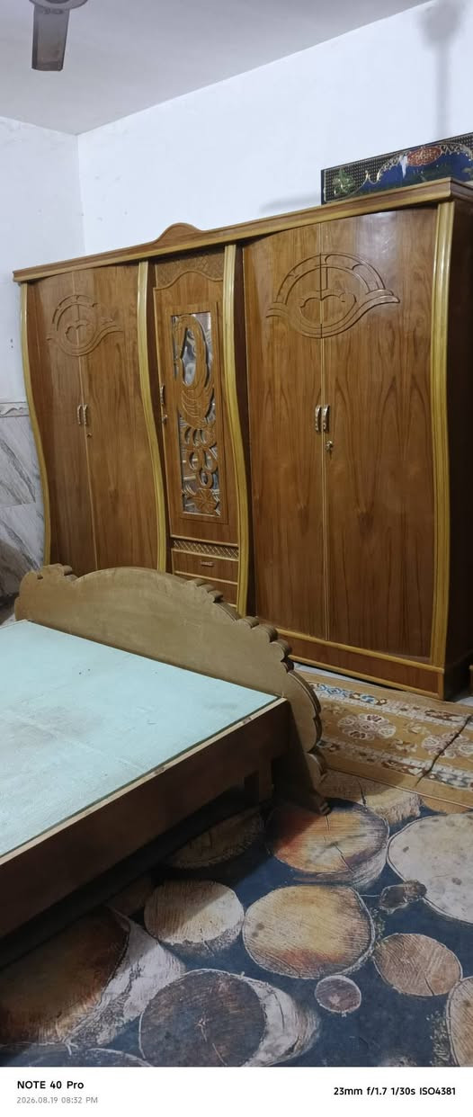 إعلان بيع غرفة نوم صاج (جديدة وغير مستعملة)
للبيع غرفة صاج أصلي (داخل وخارج)، بتصميم مقوس أنيق.

الحالة: جديدة تماماً وغير مستعملة نهائياً (مكفولة، وتجي تفحصها بنفسك، وإذا الكنتور أو الجرباية محطوط عليها فراش سابقاً أو مستخدمة، خذها ببلاش!).

سعر الشراء: مشتراة بـ 1,950,000 دينار قبل 8 أشهر (وما صار نصيب).
السعر المطلوب: 1 مليون دينار (قفل نهائي غير قابل للتفاوض).
📞 للإستفسار والتواصل:
***********
