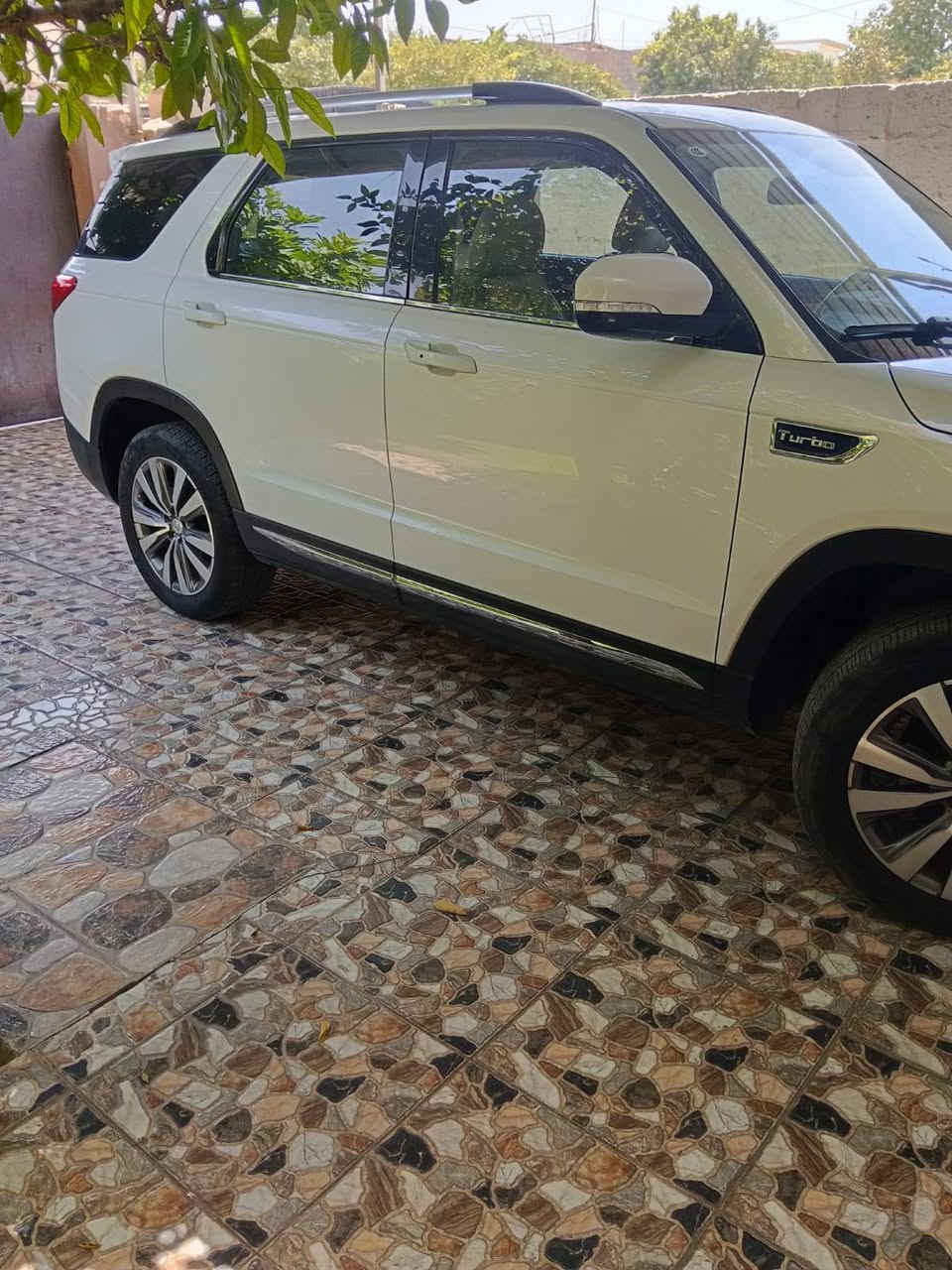 موديل 2019
ماشية96 الف 
فول مواصفات 
7 راكب 
كلين
مرقم سليمانية
عنوان كركوك 
للتواصل ***********
السعر 125 وبيها مجال كركوك, العراق
