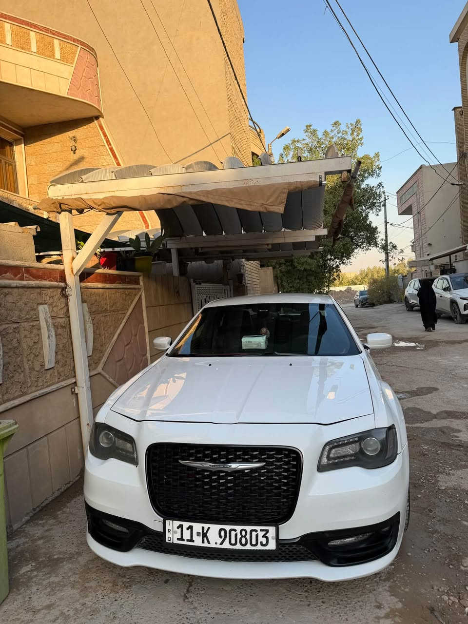 السلام عليكم اوباماs  17 للبيع السياره  جديده مال بيت نص فول بصمه تشغيل عن بعد شفتات ستيرن كشنات جلد s  حادثهة بابين عكس السايق وموجود سونارهة بصور مكاني بغداد جمعيه خير الله ***********
