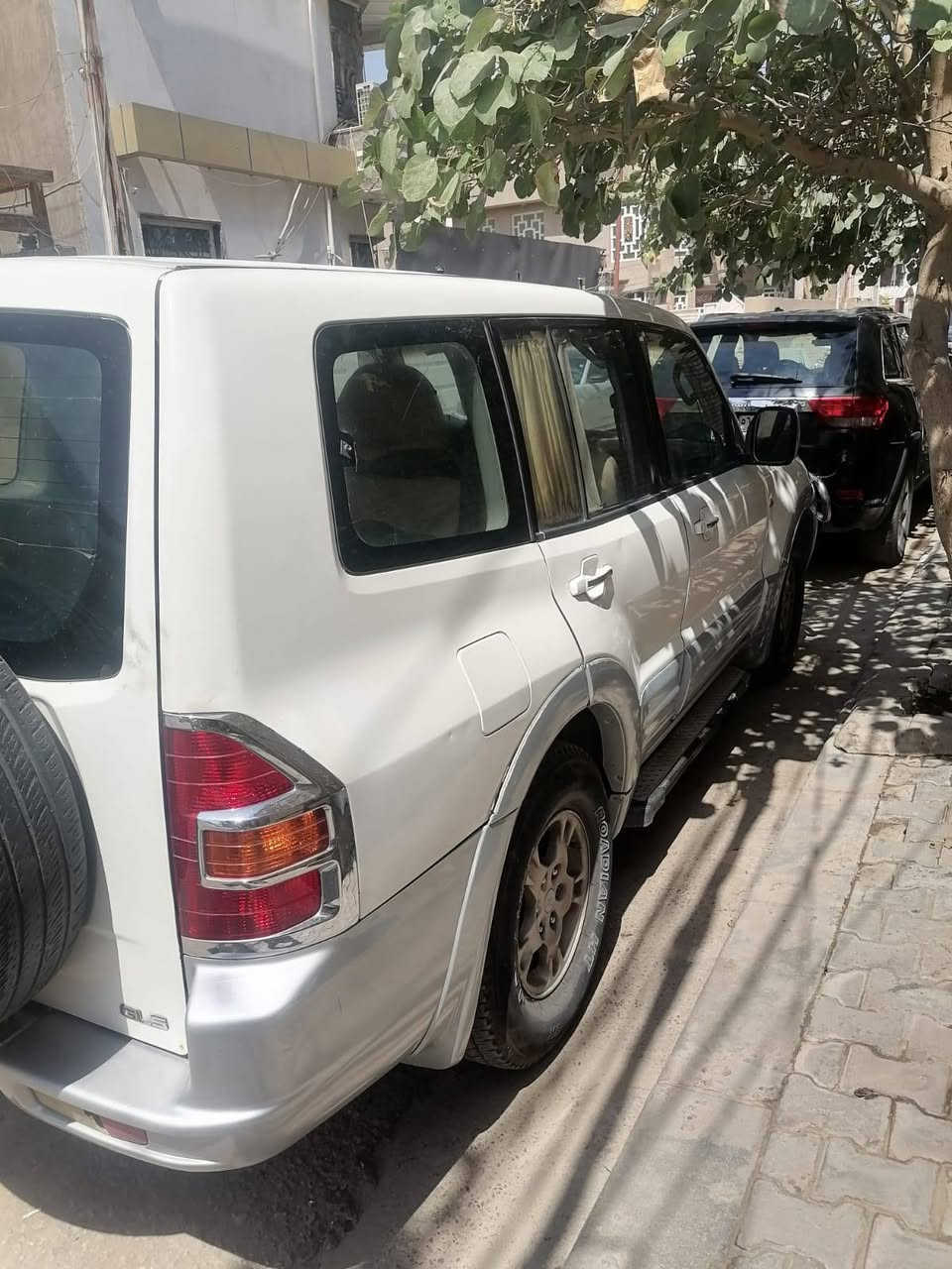 السلام عليكم سيارة نوع باجيرو رقم بغداد 59 وبيه مجال
***********
