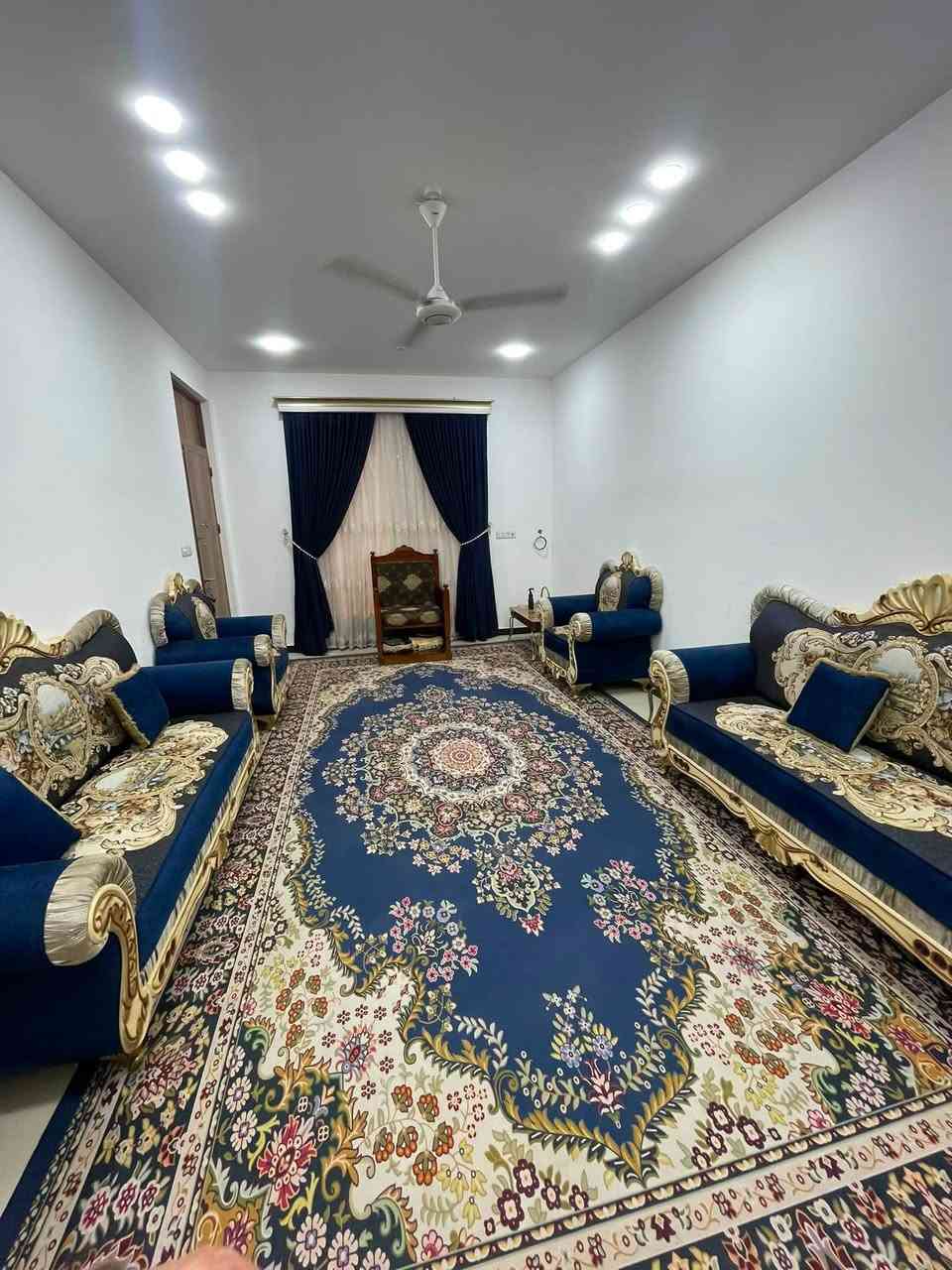 السلام عليكم دار للبيع في منطقة الكفاءات شارع 20 مقابل مستشفى الزهراء (شارع مجمع البركة) مساحة 301م
واجهة 10 × 30م
بناء سنة 2024 شهر ل6
طابقين
الطابق الاول:
يتكون من غرفتين نوم وهول ومطبخ واستقبال وصحيات داخلية وخارجية وترك صغير وترك كبير
وحديقة صغيرة وكراج يحوي سيارتين ومحلات عدد اثنين
الطابق الثاني :
يحتوي على اربع غرف نوم وهول وصحيات وسكاي لاين للأستفسار الاتصال على الارقام التالية
***********
***********
