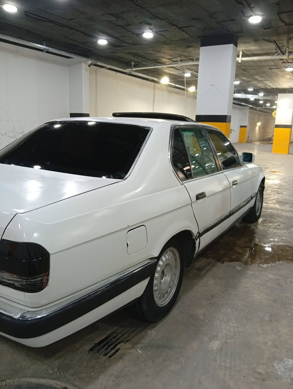 bmw 735 
مۆدێل 1989
گێڕ ئۆتۆماتیک
سلاید
چوار جام کارەبا
بەشەرتی گێڕو مەکینەو هەزار فیتەر
ڕەقەم بەغداد
27 مەجـال 
***********
