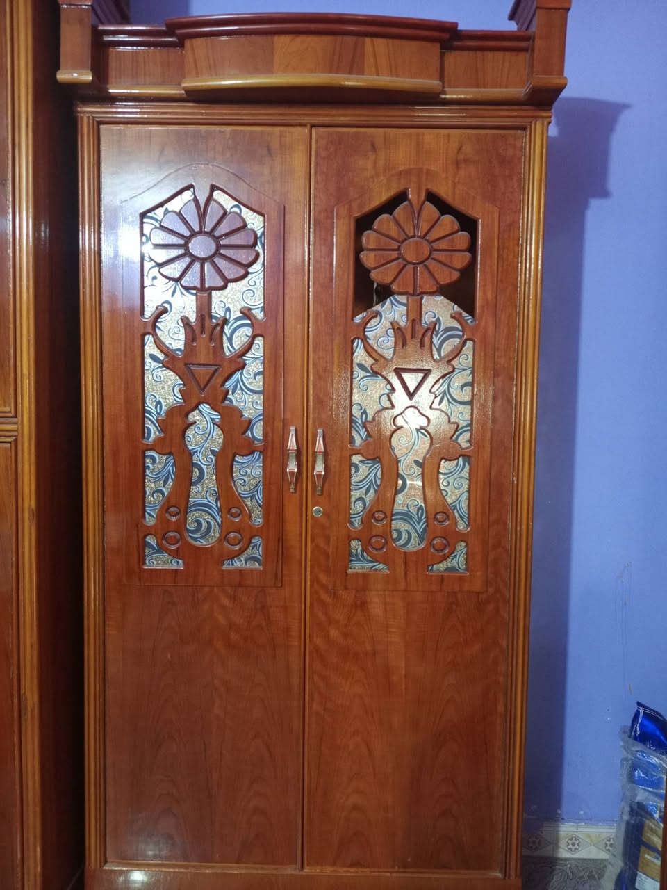سلام عليكم للبيع جربايه مع ميزها الاصلي وزاويه وميز ابو المرايه الله شاهد ڱڵـه  شغل درجه اولى احطاطه مو جاهزات لسعر800وبيهن مجال مكاني البعلي الجاسم المحطه الثانيه للاستفتار اكثر الاتصال ع الرقم*********** ادمن وافق حبيبي
