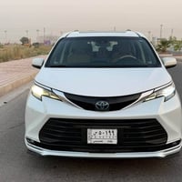 تيوتا سينا للبيع  ٨ راكب  موديل ٢٠٢١  رقم بغداد  فئة XLE السيارة جاهزة...