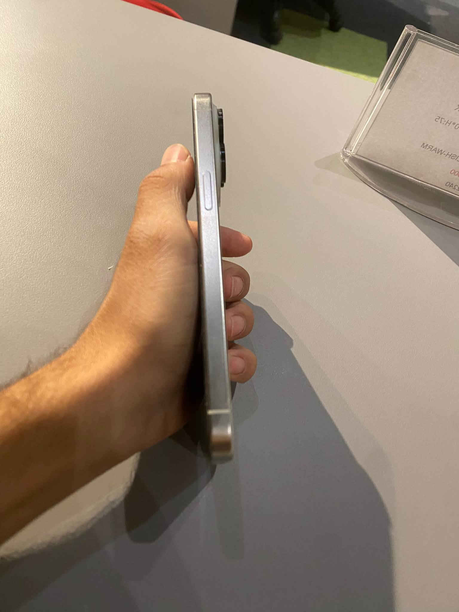سلام وعليكم 15برو ماكس يدعم شريحه و ism بطاريه 86  ذاكره 256 جهاز وتر مكفول من شخط  تفاصيل اكثر تعال واتساب  معه شاحن اصلي و5كفرات هديه
***********
مكاني كراده او دوره
