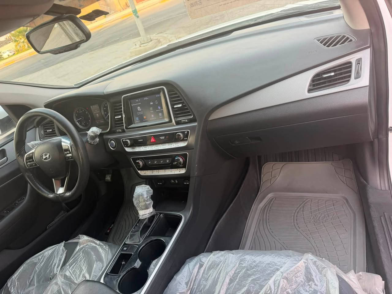 سوناته موديل 18 وارد امريكي فول بصمه رادار بصره تحويل مكينه كير حداده وتخم تاير كلشي جاهز سياره بيها مكانين صبغ جاملغ مبدل فقط )سعر 113)***********
