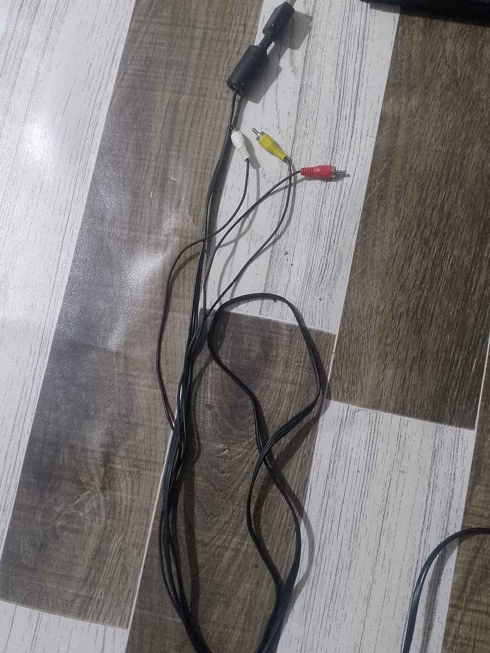 عرض عرض عرض عرض .
بلي 2سلم للبيع مع كامل ملحقاته .
بلي مستعمل بحاله جيده .
الا بلي سلم 2.
مع كامل ملحقاته وكله شغال.
الفيشه شغاله .
وبطاريه شغاله.
ومع يدات 2 يدات.2ركزلي.
ومع فلاش بي 5العاب 16MG.
ومع هارد الاصلي 8MG.
نضيف ومرتب وشغال للبيع.
وللعلم من اقوه الشركات بلي سوني SONYشركه ممتازه.
 السعر30 وبي مجال.
الرقم ***********
ومكاني كربلاء. كربلاء, العراق
