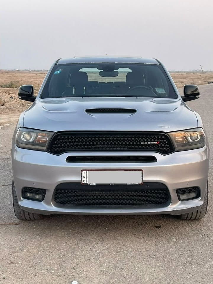 السلام عليكم

دوج دورانكو RT للبيع 

الموديل :2019 . (كندي) . 

العداد :  180 كيلو

المحرك : v8 . 5.7 .

السيارة فول مواصفات .

* فتحت سقف (سلايد) . 

* مقاعد جلد .

* المقاعد الامامية كهرباء .

* حساسات خلفية مع مانع تصادم

* حساسات امامية

* شاشة كبيرة (لمس) . 

* كاميرا خلفية .

* كير شفتر بالستيرن  . .

* صف ثالث من المقاعد (7 راكب) . 

* تبريد مركزي .  .

* اطفاء وتشغيل عن بعد . 

* محدد سرعة . 

* بلوتوث تلفون . 

* ستيرن كهرباء

* كشن السائق خزن ميموري

* تحكمات ستيرن

* ايرباكات كلها سليمة

صبغ جاملغ  ايمن خلفي فقط سيارة وار كندي يعني جاية بدون حادث كفاله 

السيارة رقم بصرة مشروع وطني بأسمي
*سيارة تو ويل 
*تخم تاير جديد 
*دهن جديد وكاله 
حداديه جديد

مكاني بالبصرة 

السعر 260$ وبيها مجال 

***********متوفر واتساب
