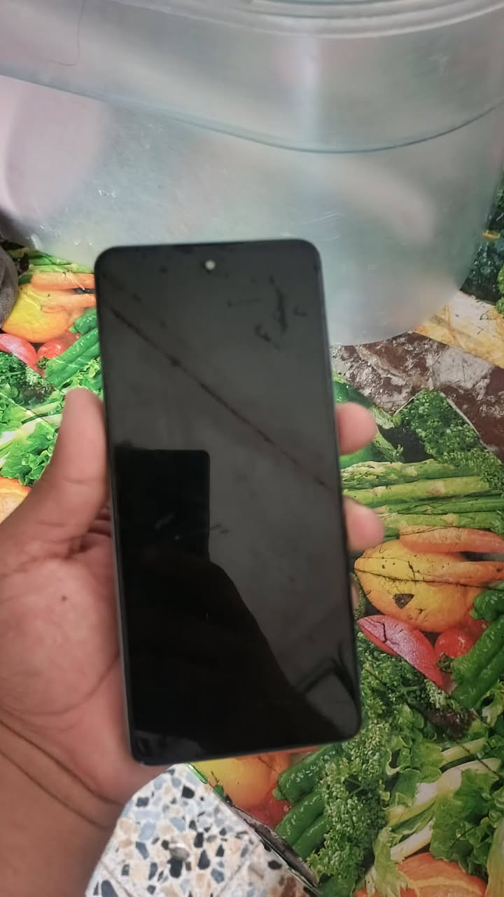 جهاز انفنكس نوت 40 جهاز امبدل شاشه اصليه ذاكره 128 شغال كلشي ما بي 100 وبي مجال اليريده بخدمته /***********
