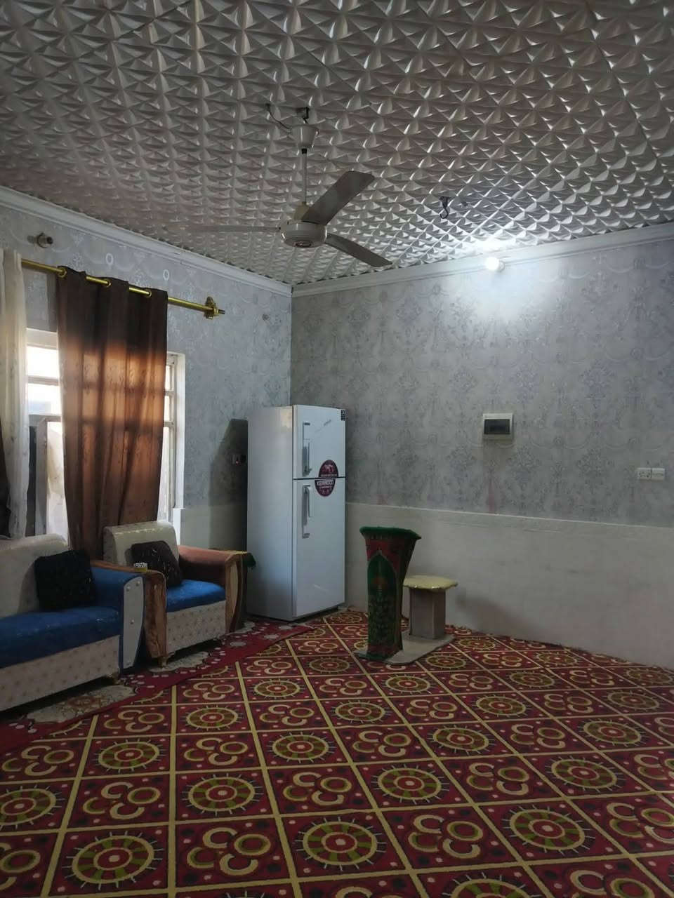 سلام عليكم بيت البيع مساحه 200 المكان حي الشعب السعر خاص الاستفسار انتصل ***********
