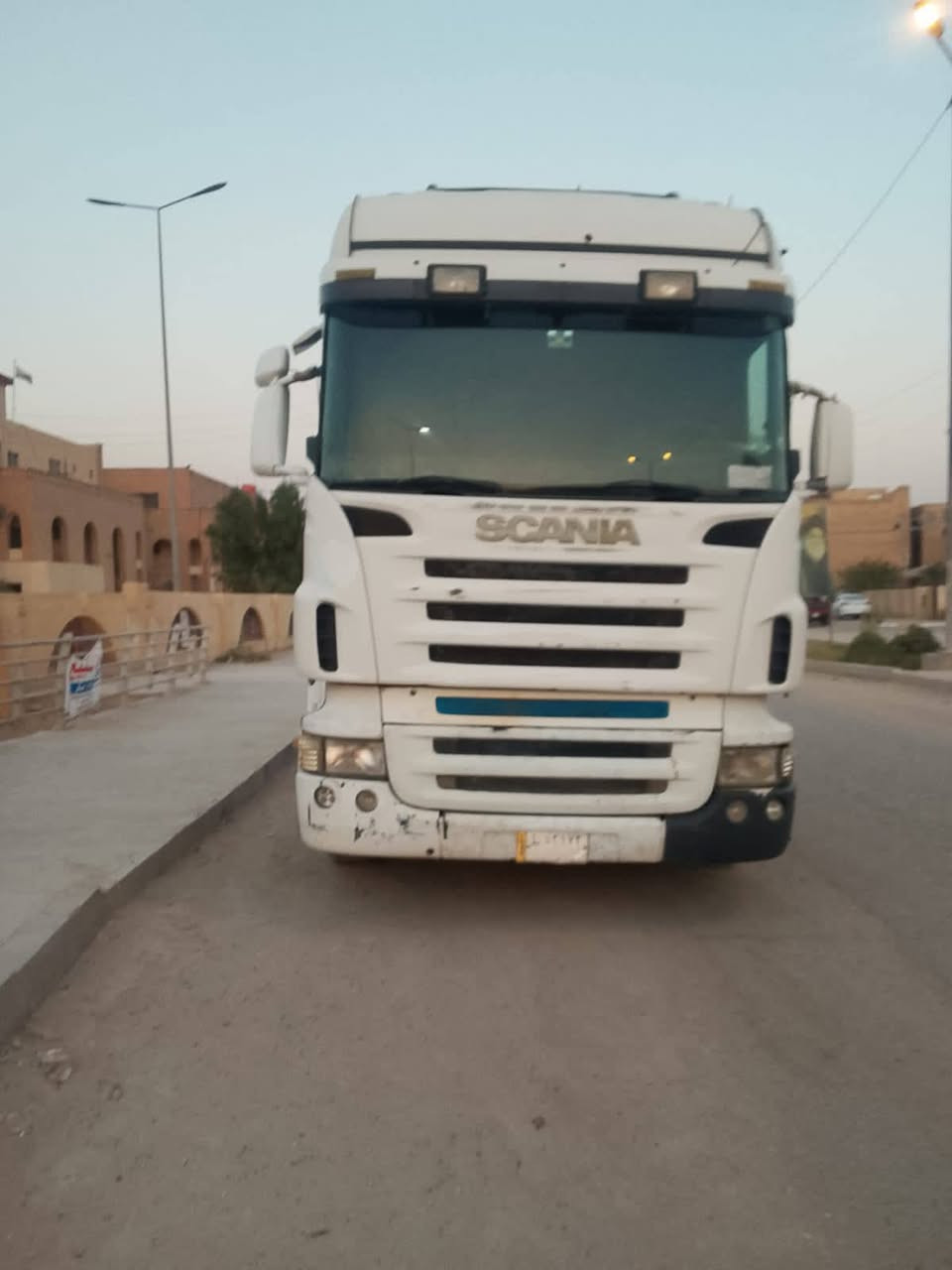 السلام عليكم تريله سكانيا للبيع موديل 2006 مكينه وقير واكسل عاوزها بس تاير لا تنقيص ولا سعر ب 85 وبيها مجال ***********
