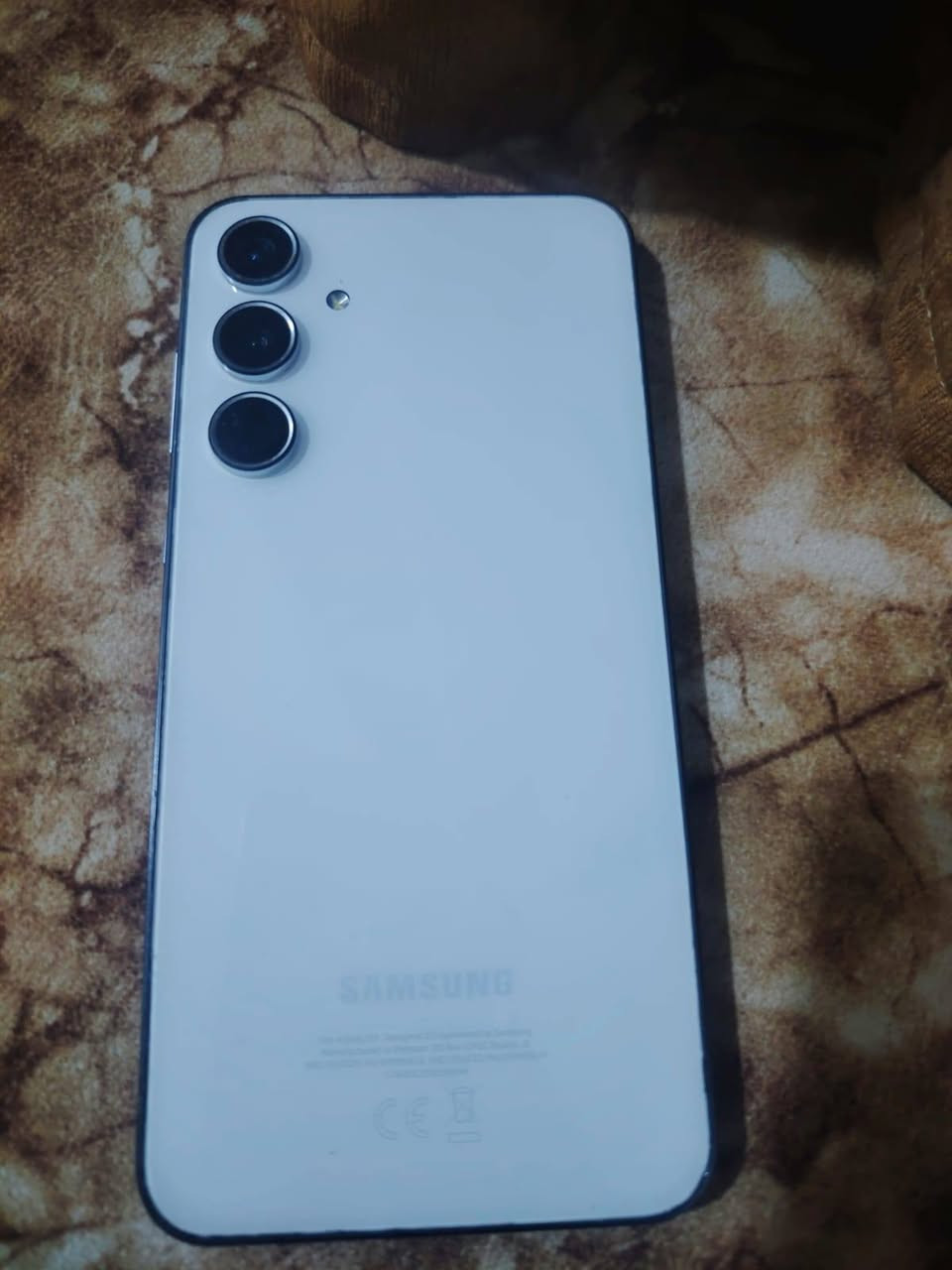 سلام عليكم
مبايل للبيع سامسونج Galaxy A55 5G الأصلي ذاكرة التخزين: 256GB⚡ الرام: 8GB المعالج: Exynos 1480 قوي وسلس للألعاب يطي 60 فريم ببجي وقوي كلش للتصفح الشبكة: يدعم 5G البطارية: 5000mAh 
📸 الكاميرا الخلفية: 50MP تصوير بدقة 4Kالكاميرا الأمامية: 32MP سيلفي بدقة 4K الشرائح: يدعم شريحتين SIM العنوان ديوانيه السعر للاتصال ع رقم ***********
