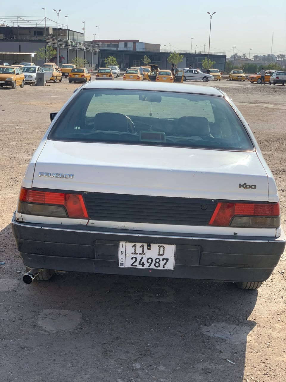 السلام عليكم 
بيجو روى موديل 2008 رقم بغداد انكليزي باسمي وسنويته 2029 وهزته ما خلصانه لشهر العاشر تحويل ثاني يوم غرفته تخبل شاشه بطاين كامره بك دشومه اناره كله جديد بس بيه خيط تبخير بدون دخان سعره 27 وبيه مجال بسيط حگ الجيه
 ***********

