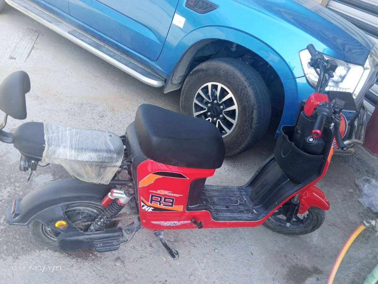 السلام عليكم عندي دراجه شحن راتسه جديده للبيع بطاريات كلمه بيه نقص مكاني حي الجهاد الاساتذه سعر 600بعدمجال قليل رايدهه اب575هاذه رقمي واتساب ***********الوانه حمره
