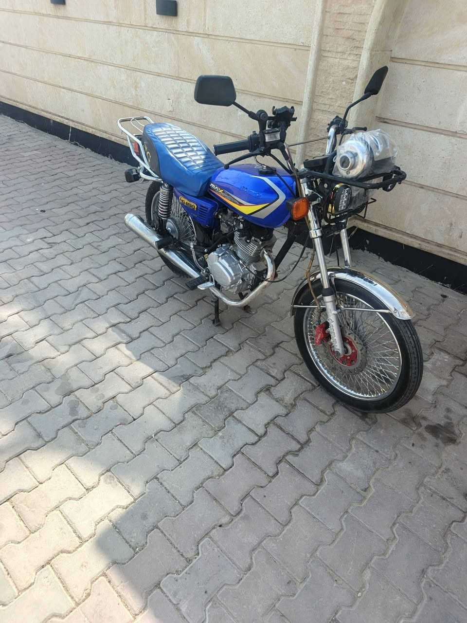 ماطور ايراني حجم 4كير نظيف كامل هندر مؤ سلف كامل مكمل لايت عالي ناصي زنون دبل اشاره بك لايت تايرات جدد مري كامل مكمل السعر 450وبيه مجال رقم الهاتف ***********اليريده يتصل ييطب عل خاص هاذه جدامك الماطور العنوان مكيشيفه
