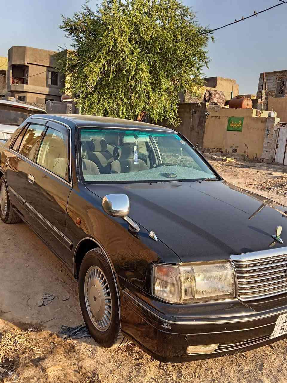 السلام عليكم سياره راس الثور تكم للبيع اللون اسود كذاب موديل 98 السياره بيها قصه قماره والباقي كله كفاله السياره مصبوغه جماليه تحويل ثاني يوم تبريد الثلج والسعر 85 وبيها مجال مكان ديوانيه  غماس تواصل ***********
