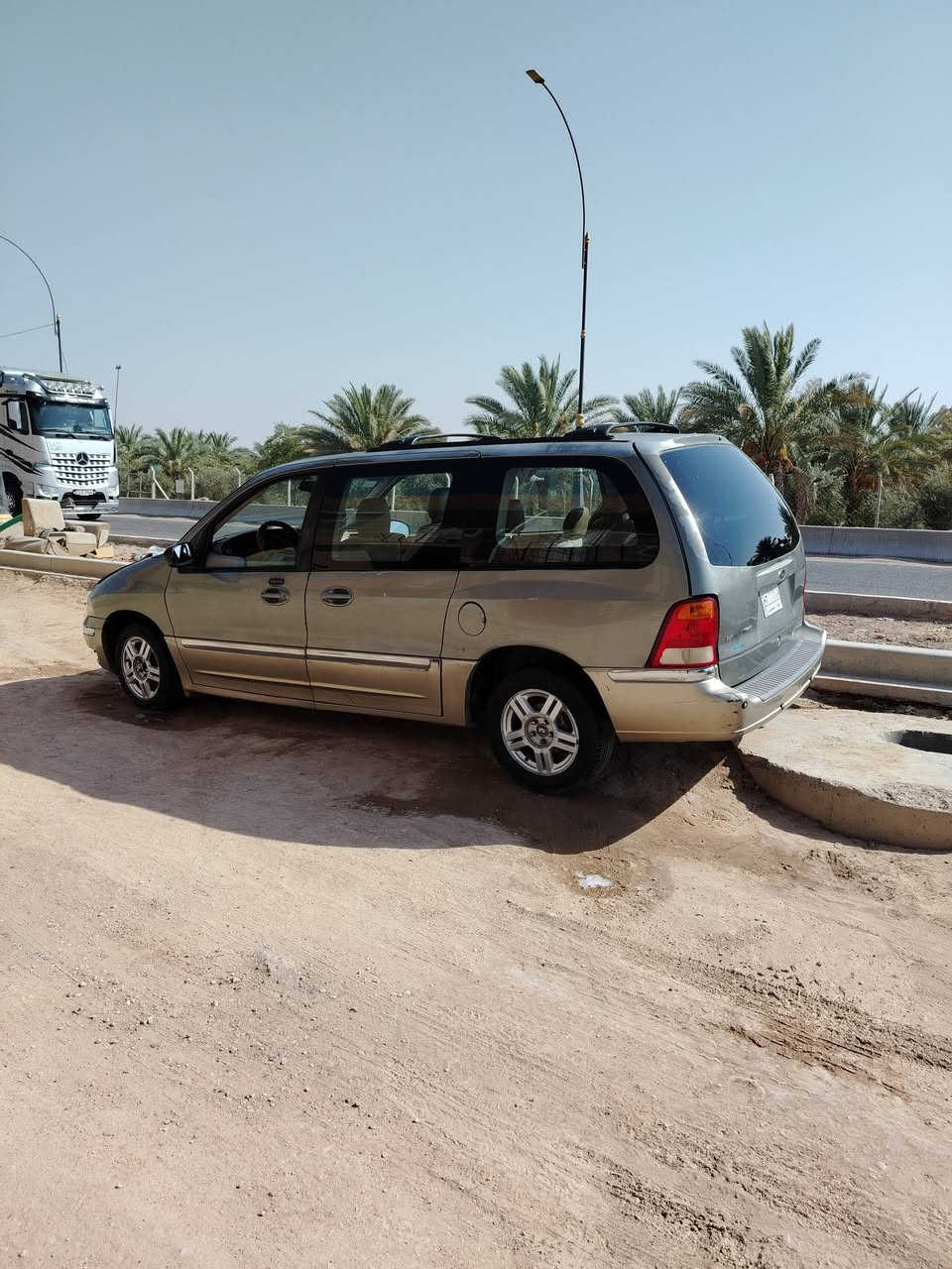 للبيع سياره سبعه راكب موديل 2001 رقم بغداد تحويل مباشر ماكينه وجير كامري جده حداديه خير من الله مكاني كربلاء السعر 43 وبيها مجال بسيط
***********
