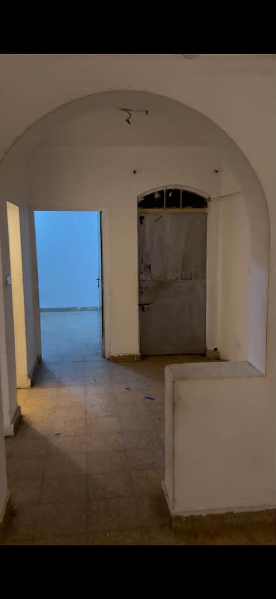 🏠مشتمل طابق ارضي للايجار
المساحة ١٠٠م  

📍الموقع - الكريعات - شارع الكويتي - قرب المركز البلدي

🚩 يحتوي على غرفة نوم - صالة - حولي - مطبخ - صحيات 

💰السعر ٣٥٠

☎️للاستفسار الاتصال ***********
