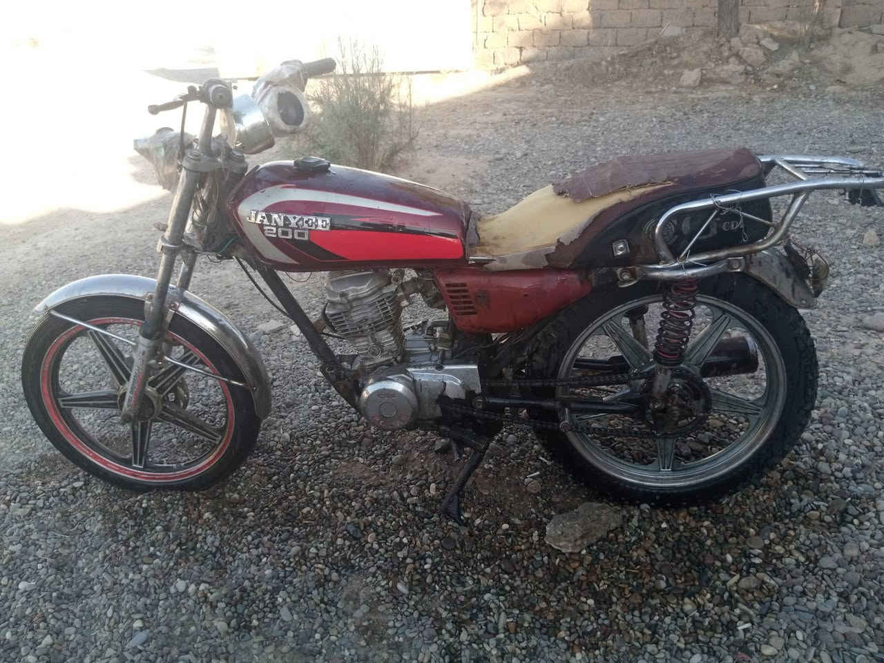 سلام عليكم 
ماطور لبيع اربعه كير نشاط فول موديل 18 
السعر 180 وبي مجال حك الجيه
***********
