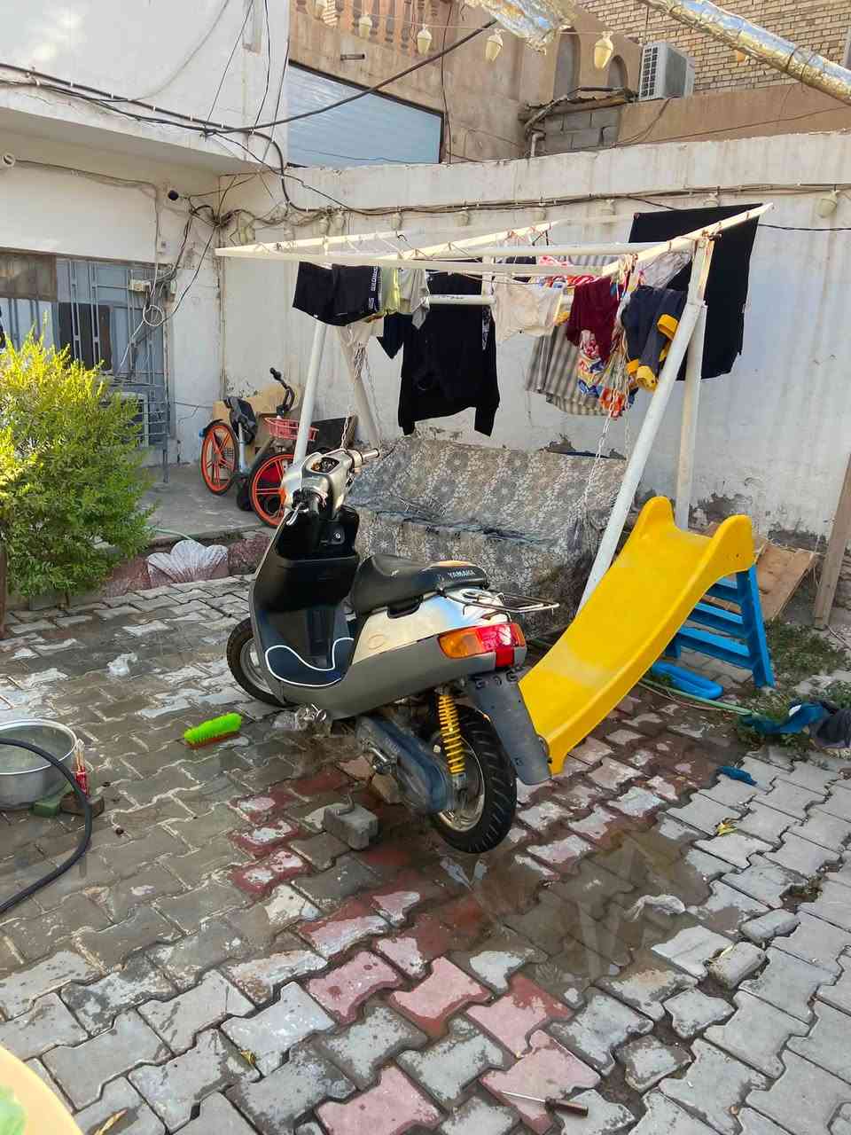 سلام عليكم دراجه بطه للبيع الدراجه بيه نواقص بسيطه كلش الدراجه ماجفته مكينته كلش نضيفه السعر 300 وبيه مجال بسيط مكاني كربلاء حي المعليمن ***********
