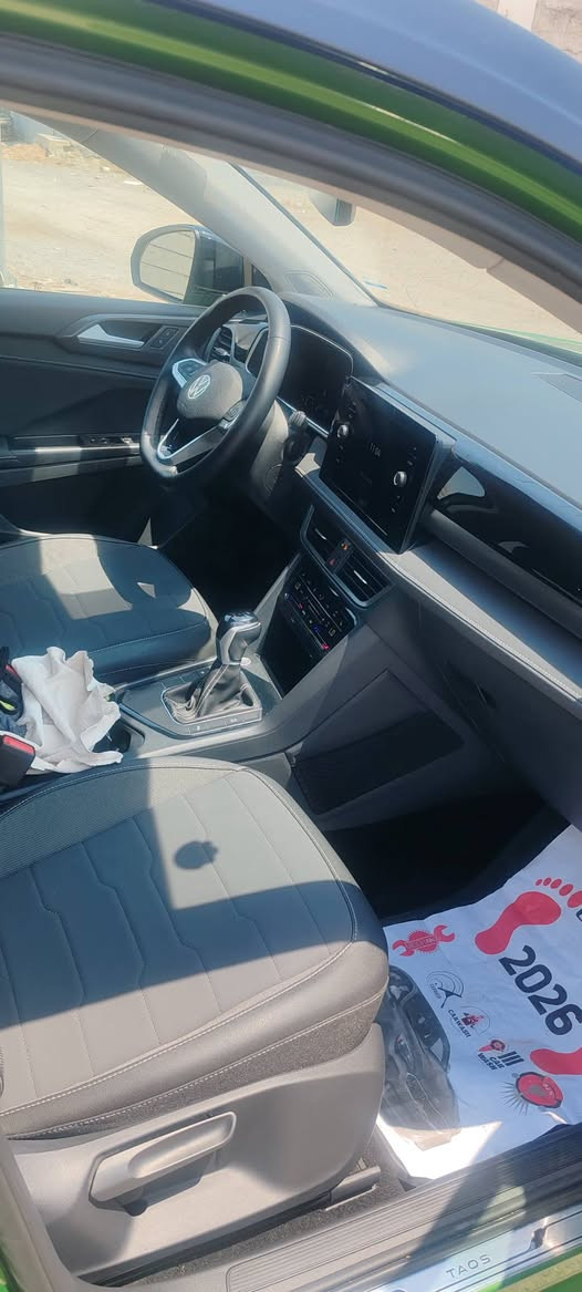 سلام عليكم فوكسواكن تاوس موديل ٢٥ أخت الزيرو ماشيه ٢٠٠٠ ميل حادث جامرلغ وبنيد نفسهن صلحتهن بجم شديت مال ٢٤ مازده عندي انتضر بس دعاميه تنزل فول مواصفات لون مميز شغل درجة اولا خمس كامرات محيطيه بنوراما هواي بيه مواصفات السعر ١٨٠ وبيه مجال قليل استفسار *********** أو *********** ترهم مراوس
