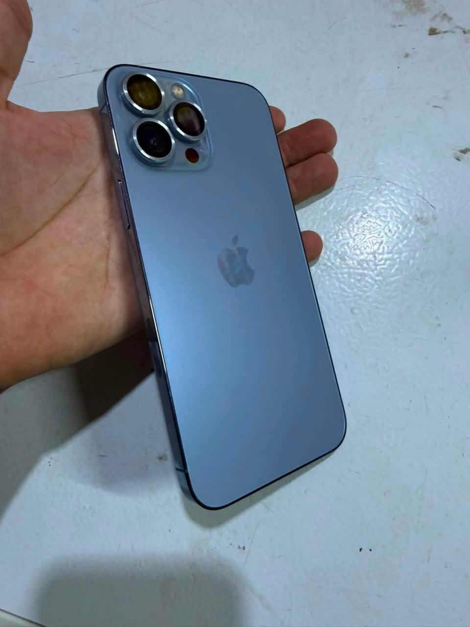 🔥 للبيع iPhon13  Pro Max 🔥
الحالة: الجهاز نظيف ما مفتوح 
عدا البطارية بدلة جديدة83% 🔋
اللون: بحري
الشاشة والكاميرات: 100% 

السعر: 700.000دينار وبي مجال
المكان: بغداد 
استلام يد بيد + فحص

للتواصل: ***********
واتساب فقط
